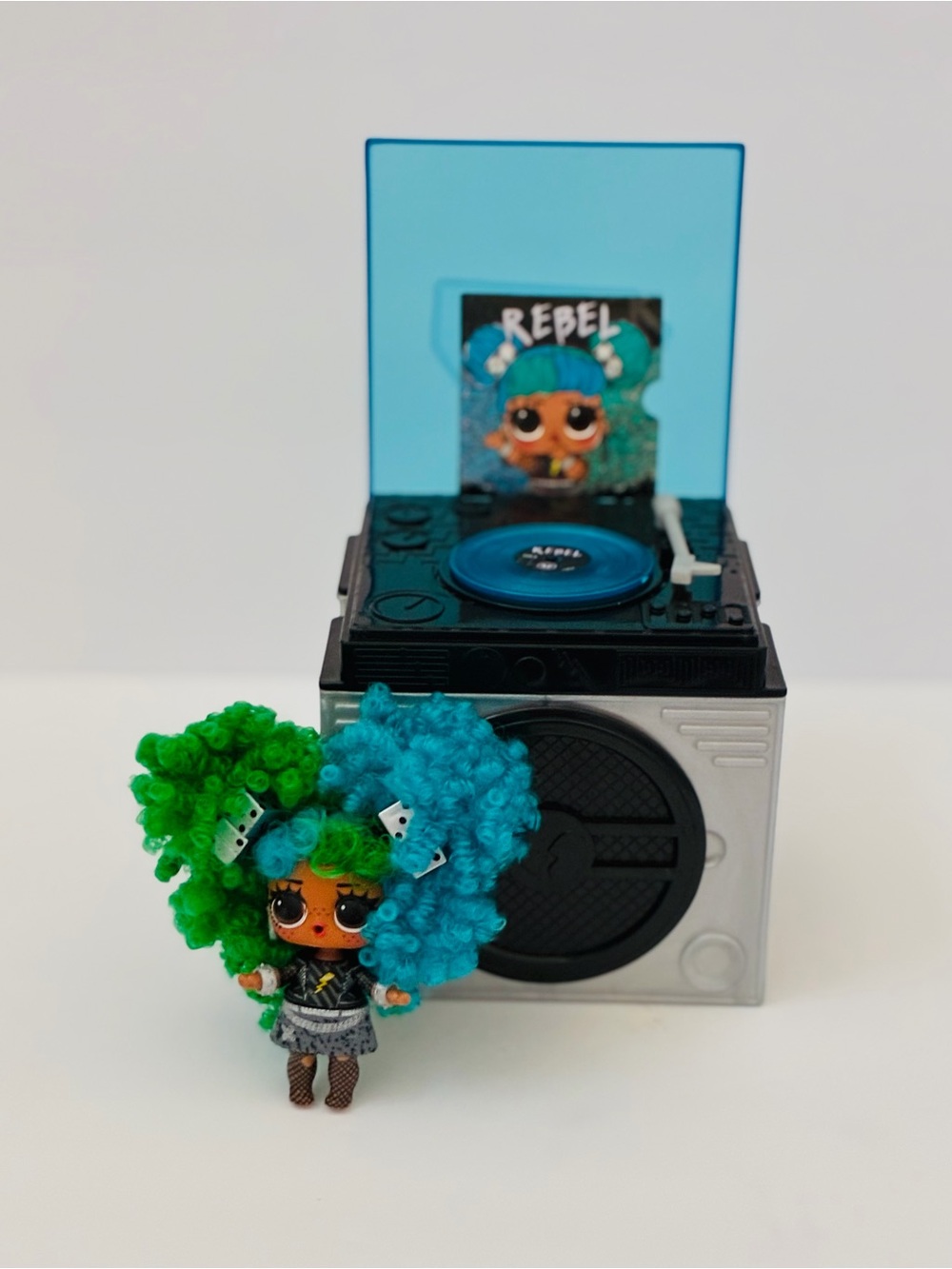 LOL Surprise! Remix Hair Flip Doll Rebel Record Player Plays Music Tested Works